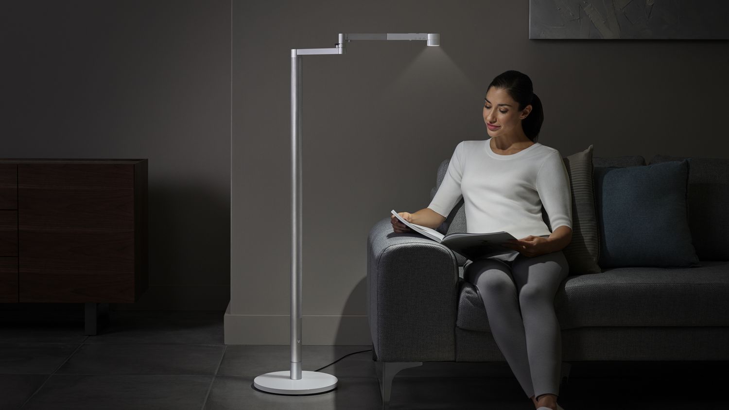 Напольный светильник Dyson Solarcycle Morph CF06, белый/серебристый