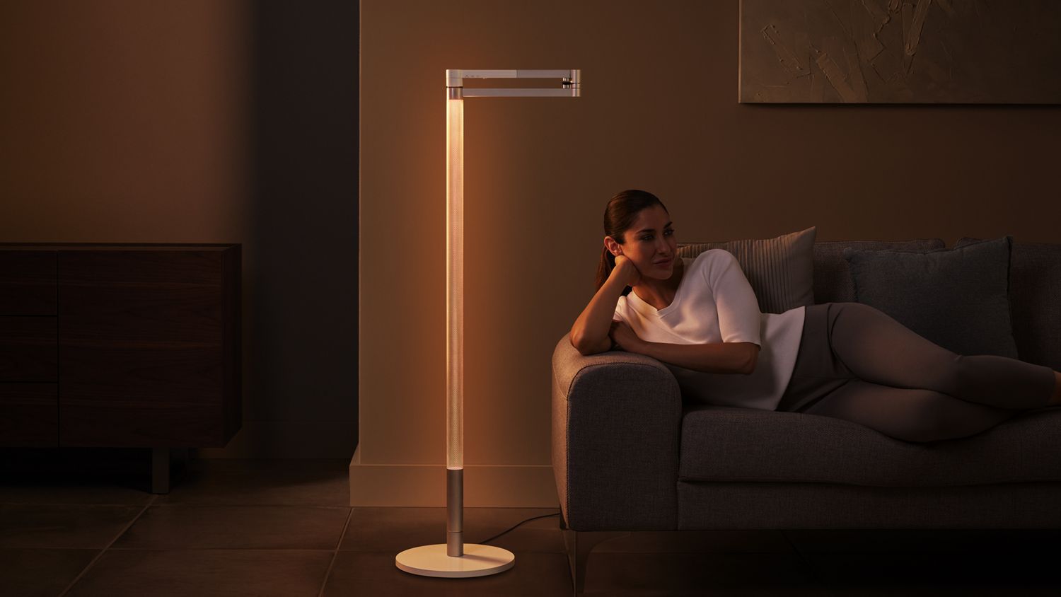 Напольный светильник Dyson Solarcycle Morph CF06, белый/серебристый